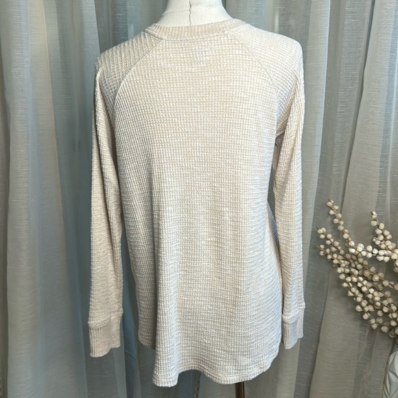 American Eagle Cream Notch Oversized Long sleeve Sz M - Picture 2 of 6